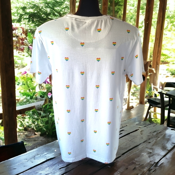 Denim & Flower Ricky Singh Love Wins Rainbow🌈 Heart T-Shirt - Picture 3 of 7